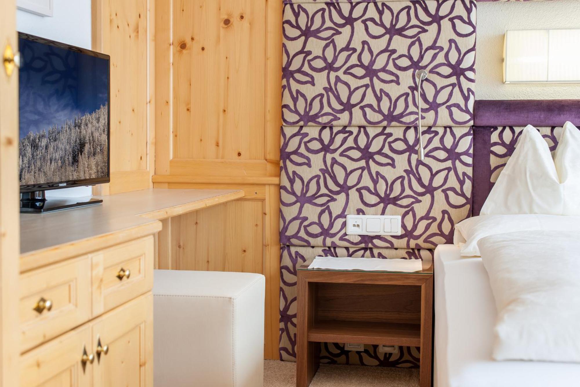Hotel Gotthard-Zeit Obergurgl Room photo